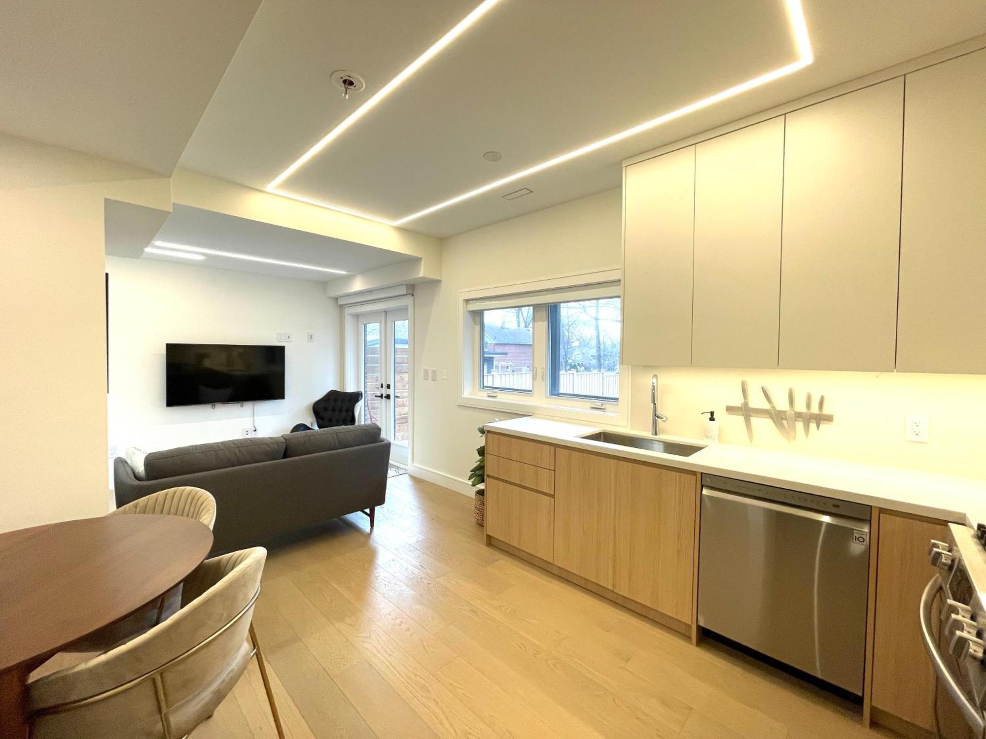 Modern Apartment Close To The Beach With Parking Toronto Exterior foto